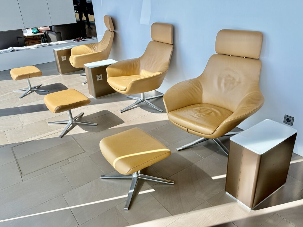 LH First Lounge MUC 24