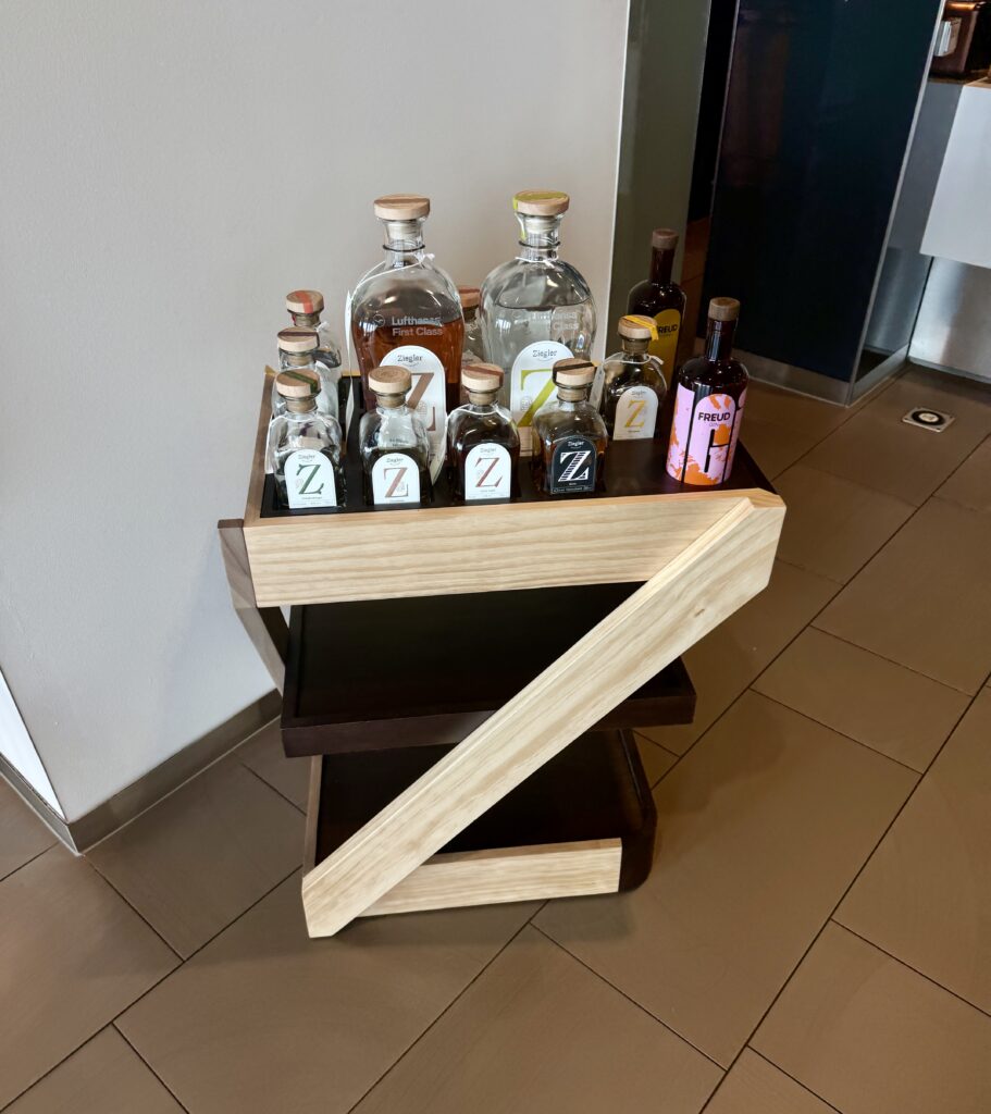 LH First Lounge MUC 7