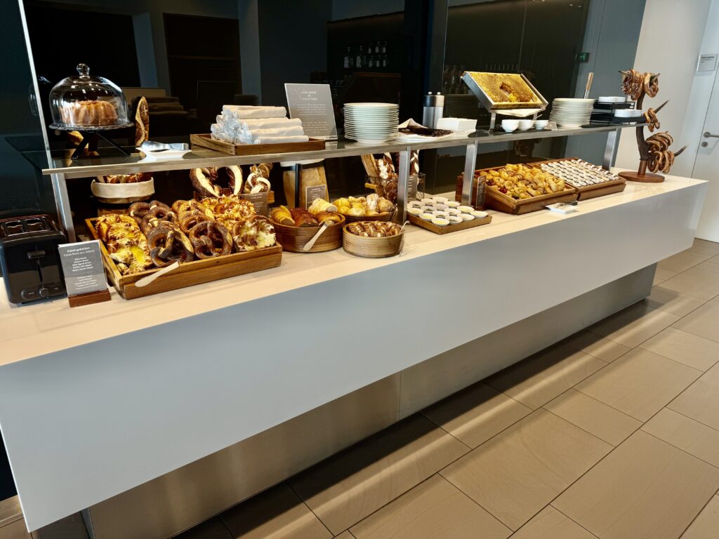 LH First Lounge MUC 9