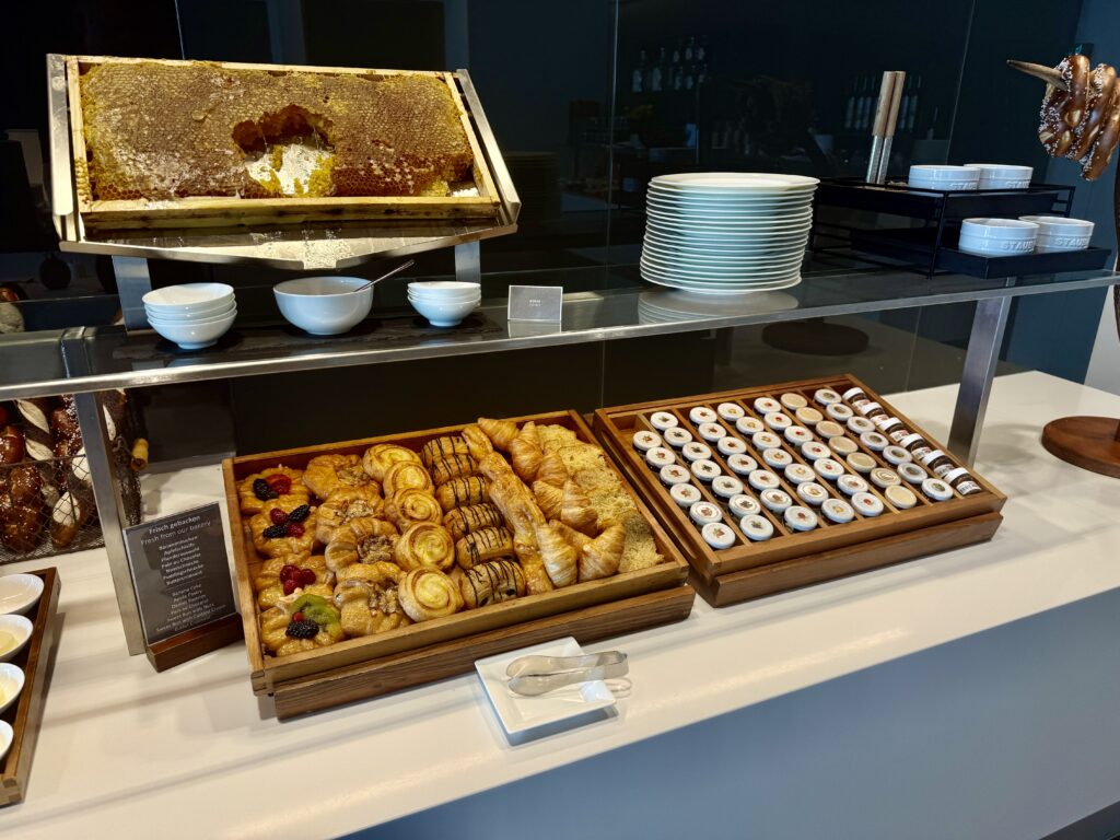 LH First Lounge MUC 11