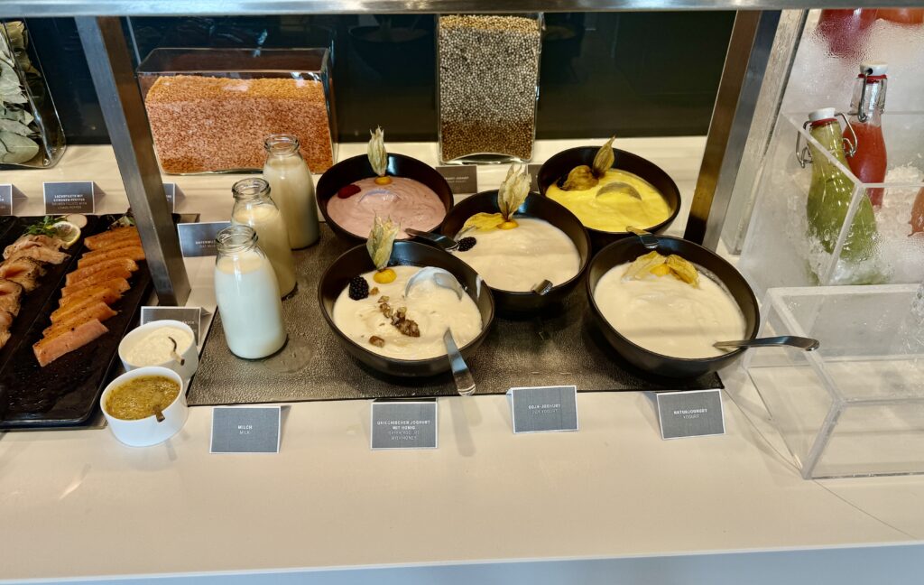 LH First Lounge MUC 14
