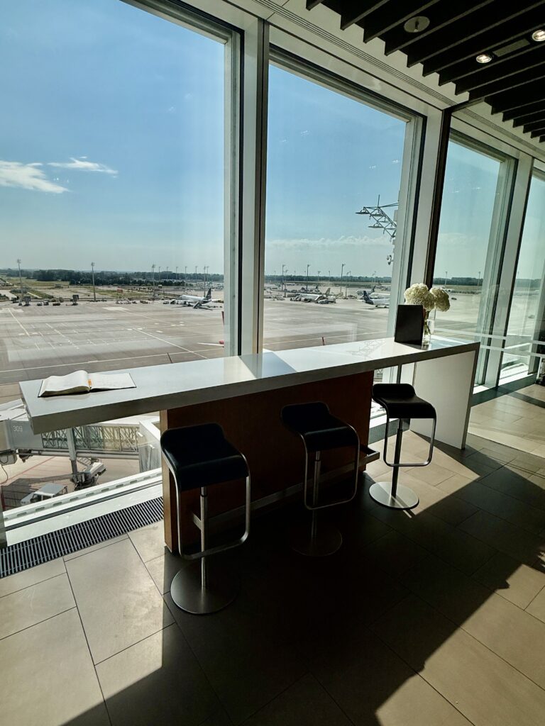 LH First Lounge MUC 25