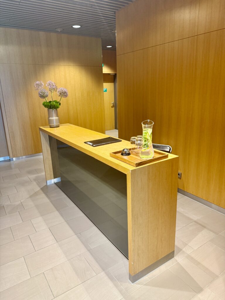 LH First Lounge MUC 40