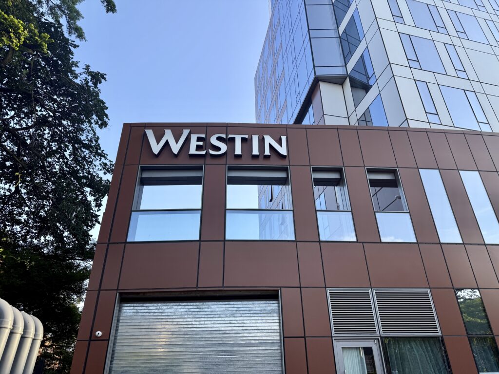 Westin Flushing LaGuardia Airport 1