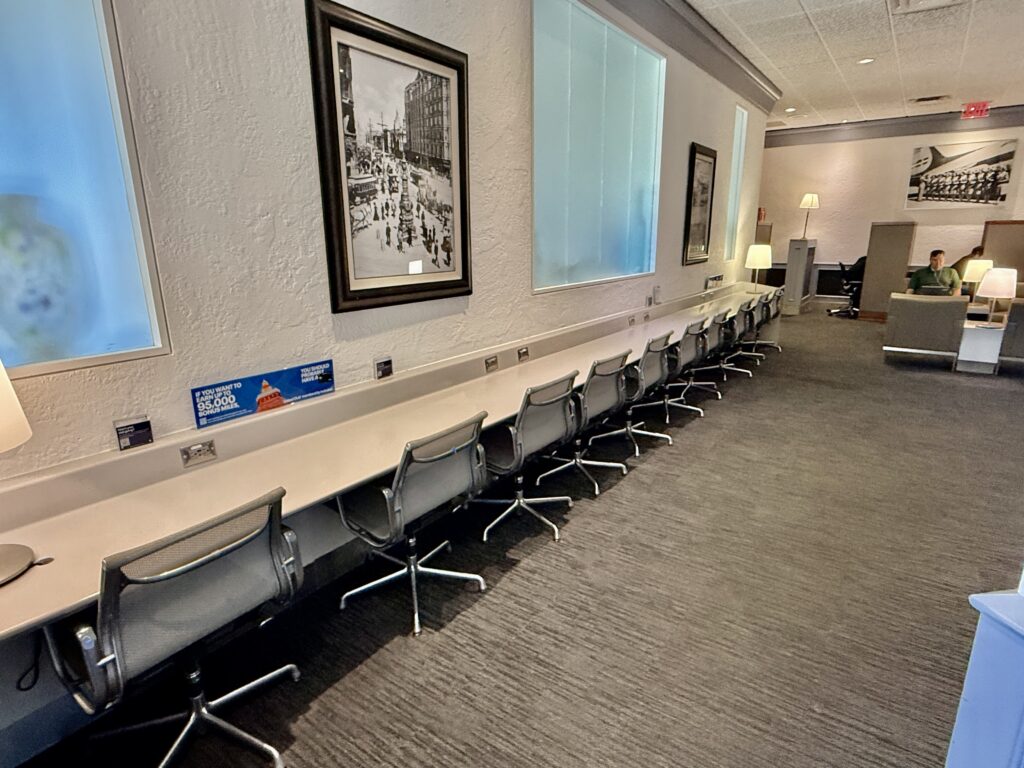 United Club SF F11 36