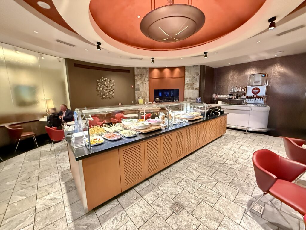 Delta Sky Club DTW C 9