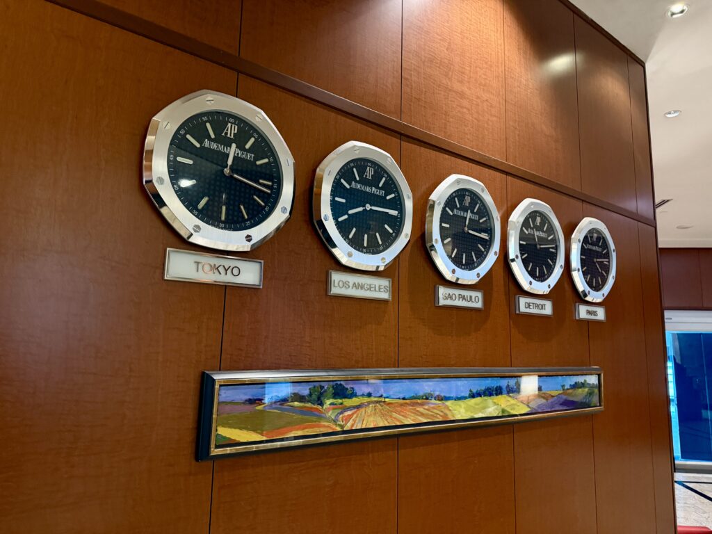 Delta Sky Club DTW C 39