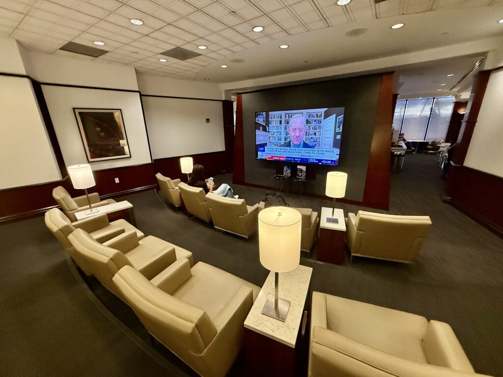 United Club CLE 12