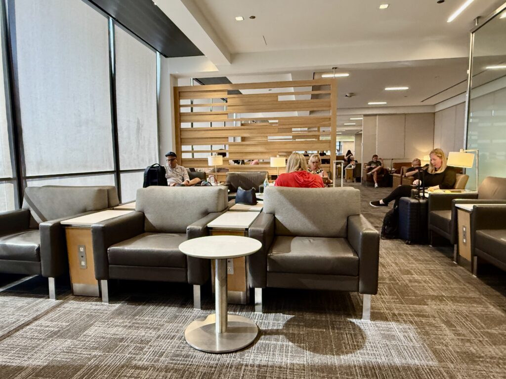 Admirals Club ORD 28