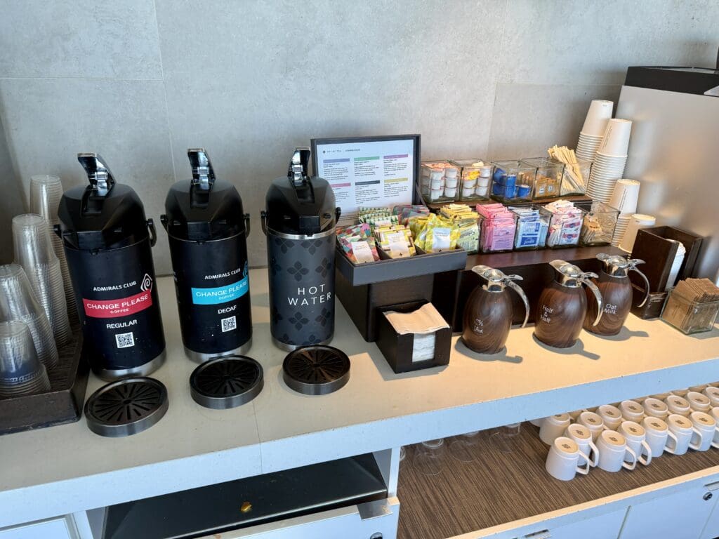AA Admirals Club LAX T4 9
