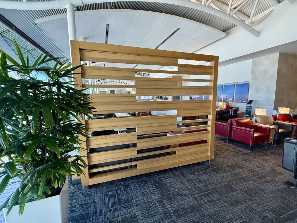 AA Admirals Club LAX T4 26