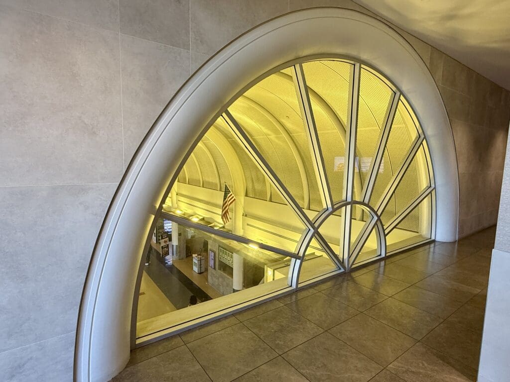 AA Admirals Club LAX T4 3