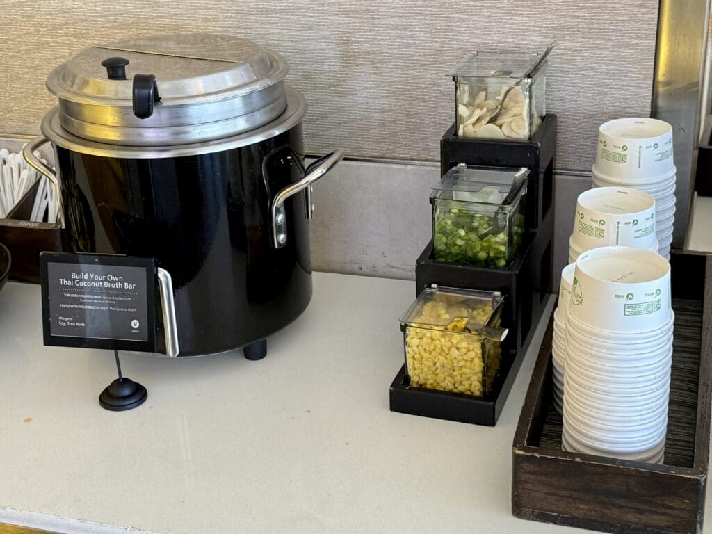 AA Admirals Club LAX T4 19