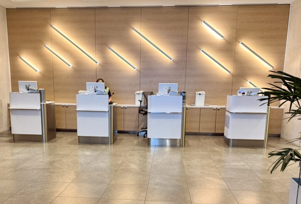 AA Admirals Club LAX T4 5