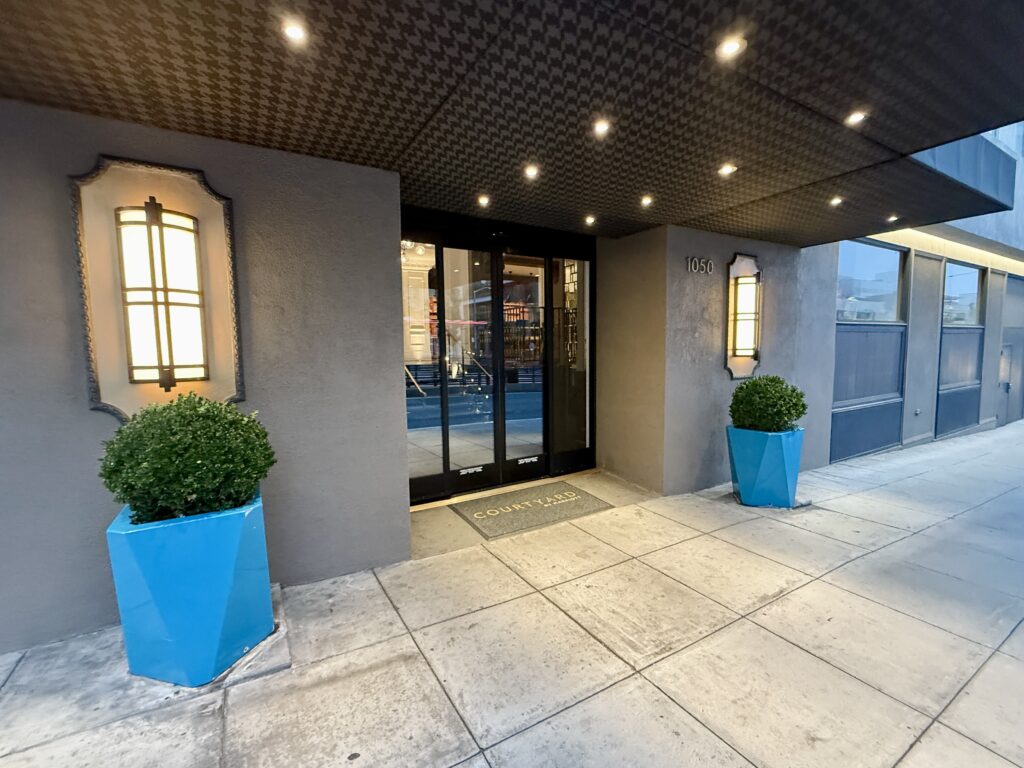 Courtyard SF Van Ness 7