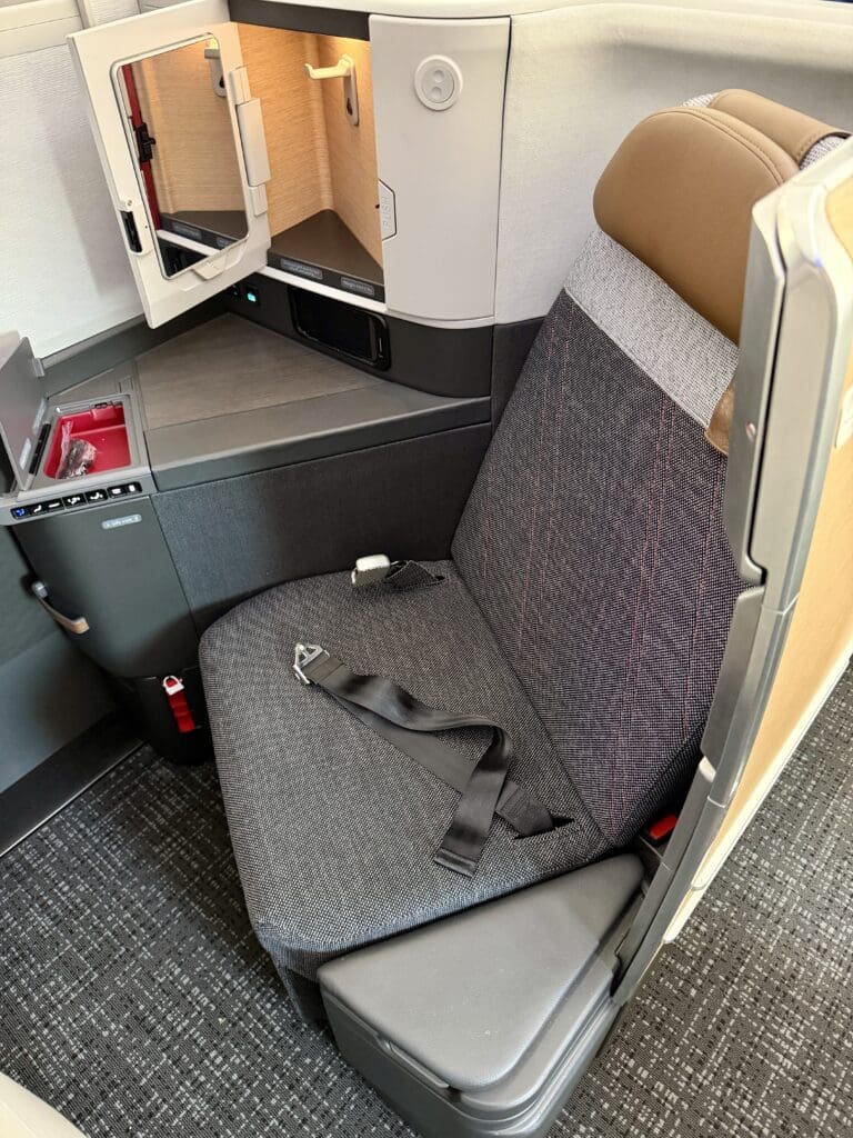 AA ORD to DFW 4