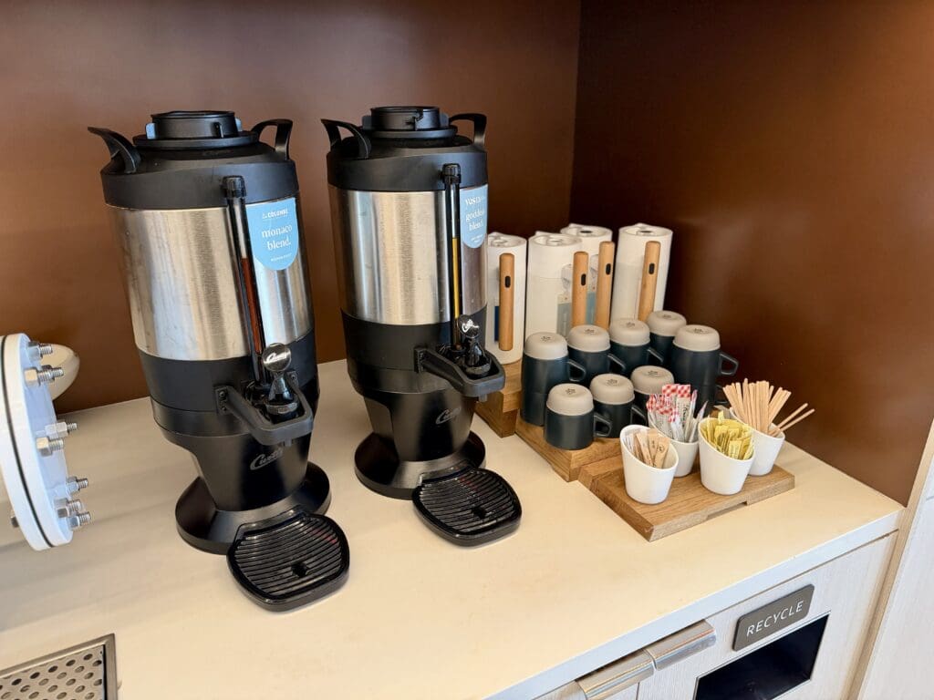 Capital One Lounge LAS 9