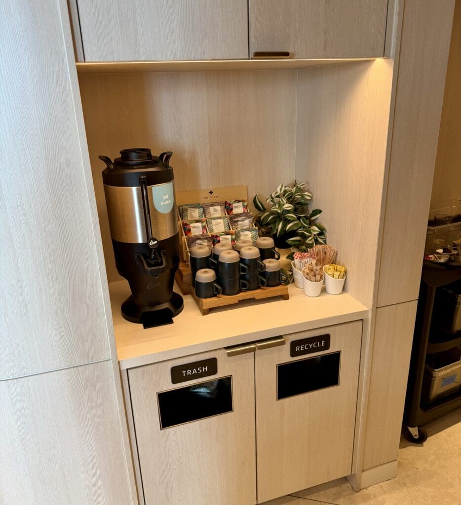 Capital One Lounge LAS 10