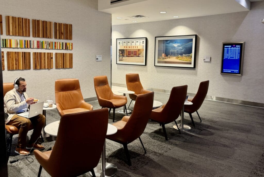 Delta Sky Club DFW 24