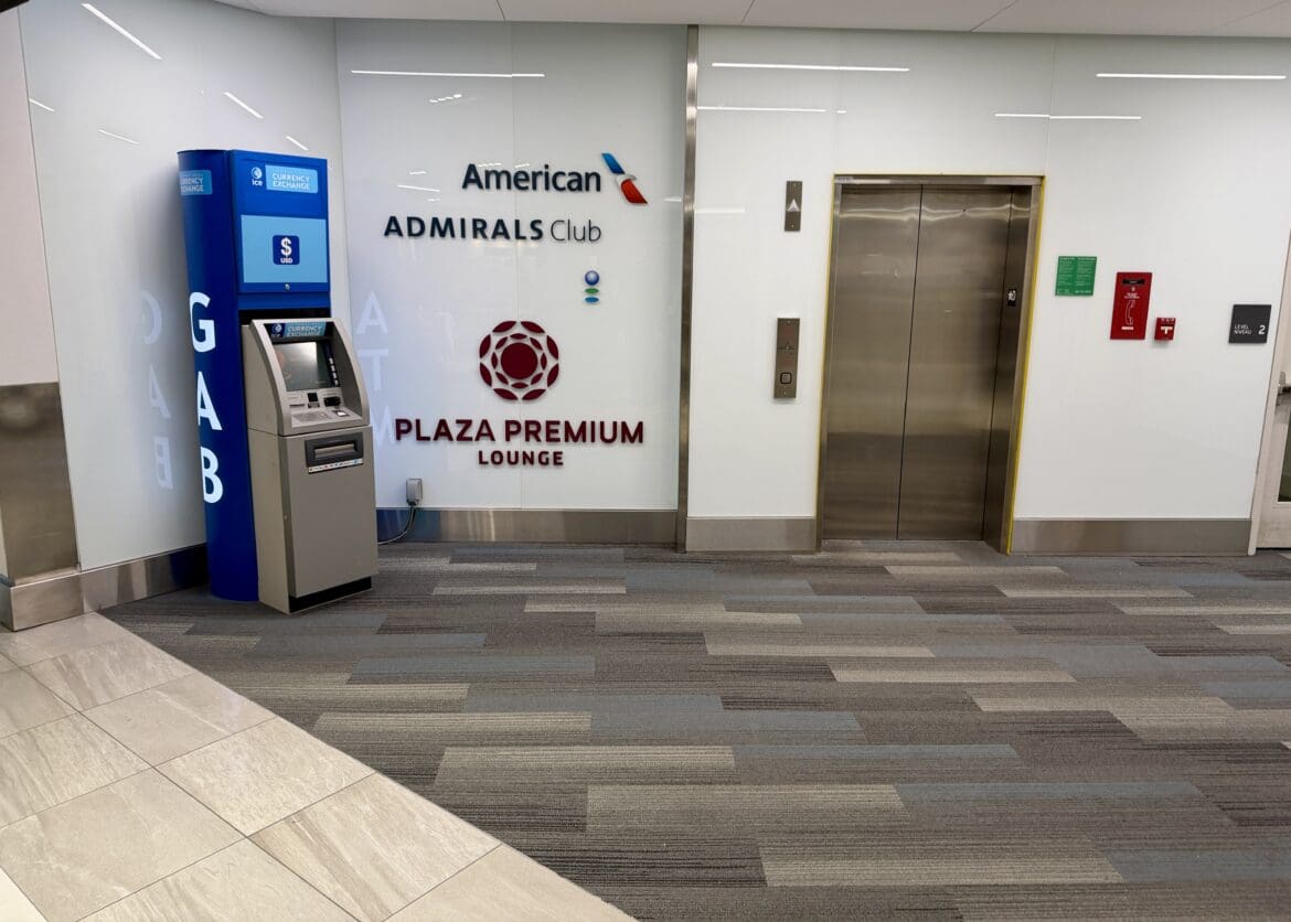 AA Admirals Club YYZ 1