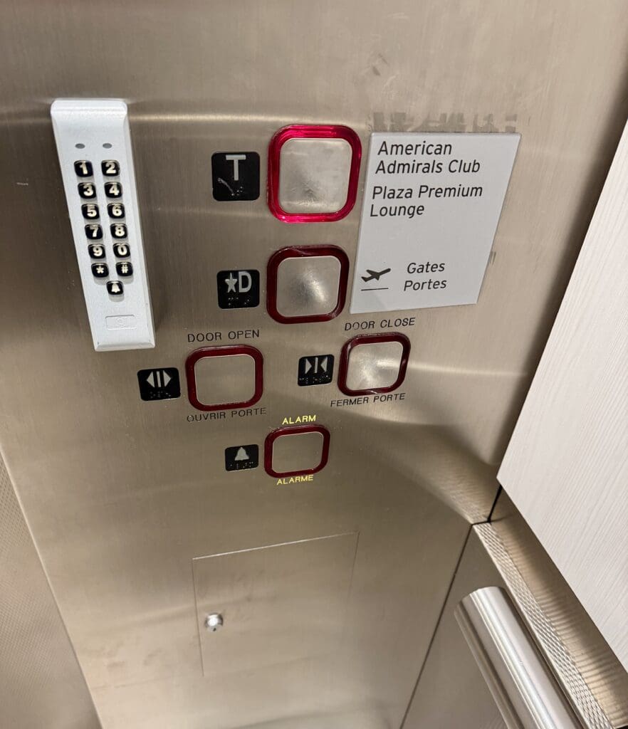 AA Admirals Club YYZ 2