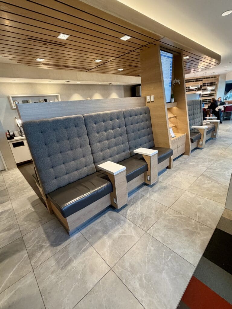 AA Admirals Club YYZ 14