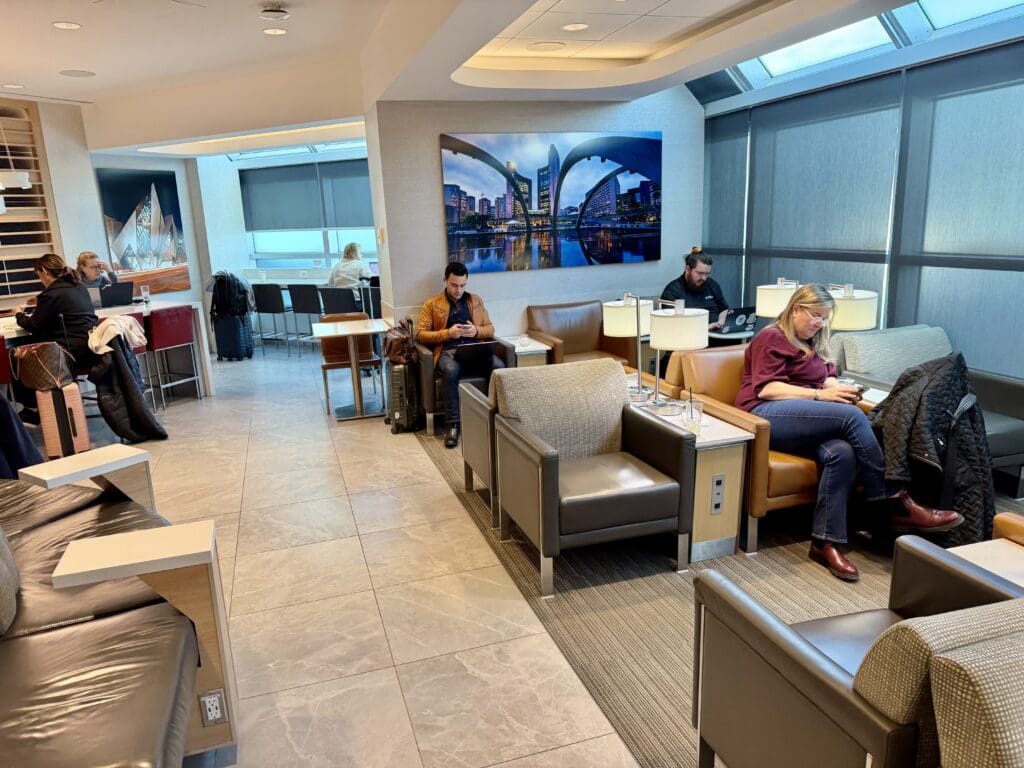 AA Admirals Club YYZ 15
