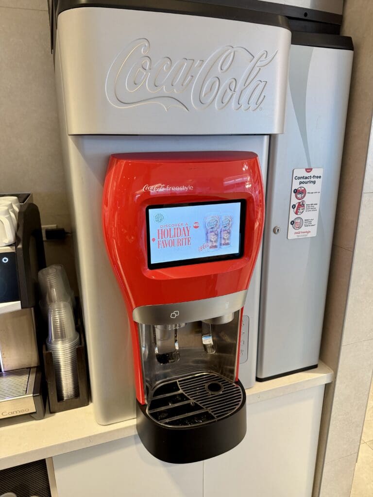 AA Admirals Club YYZ 5