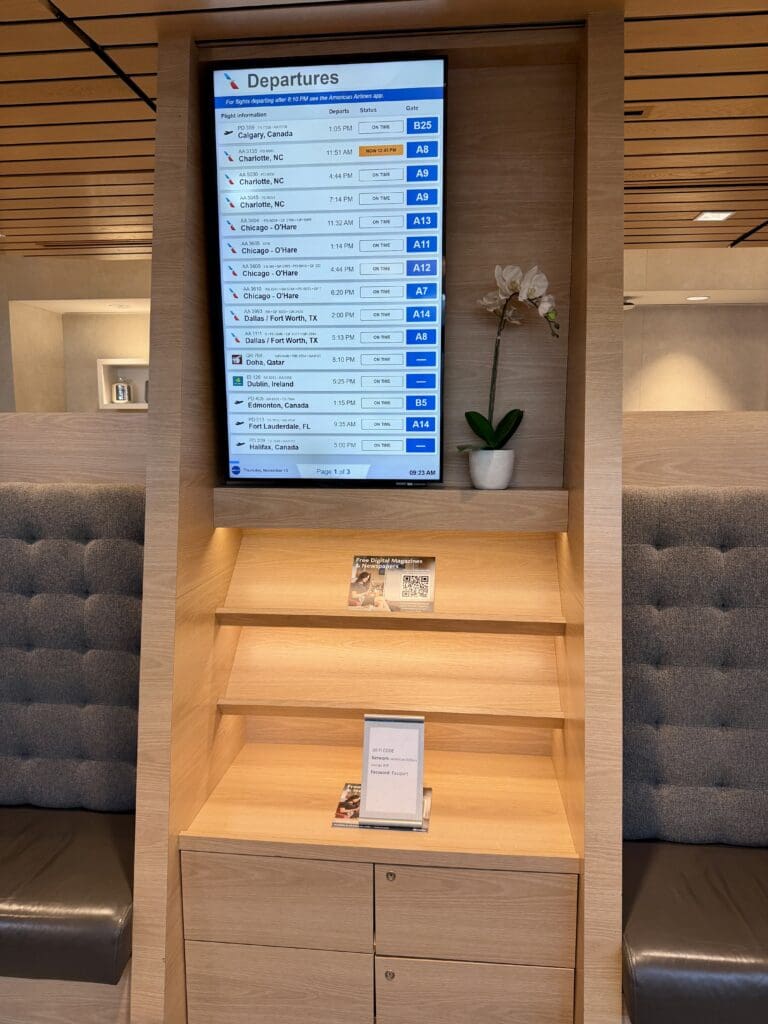 AA Admirals Club YYZ 18