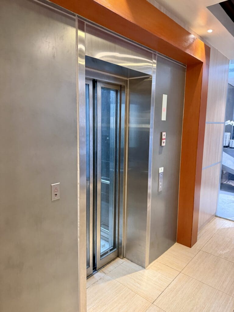 Plaza Premium CEB 23