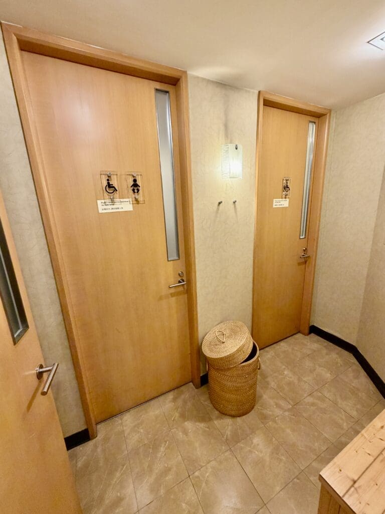 Singapore Lounge TPE 32