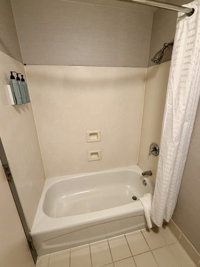 Courtyard Addison 17