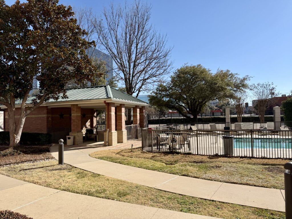 Courtyard Addison 29