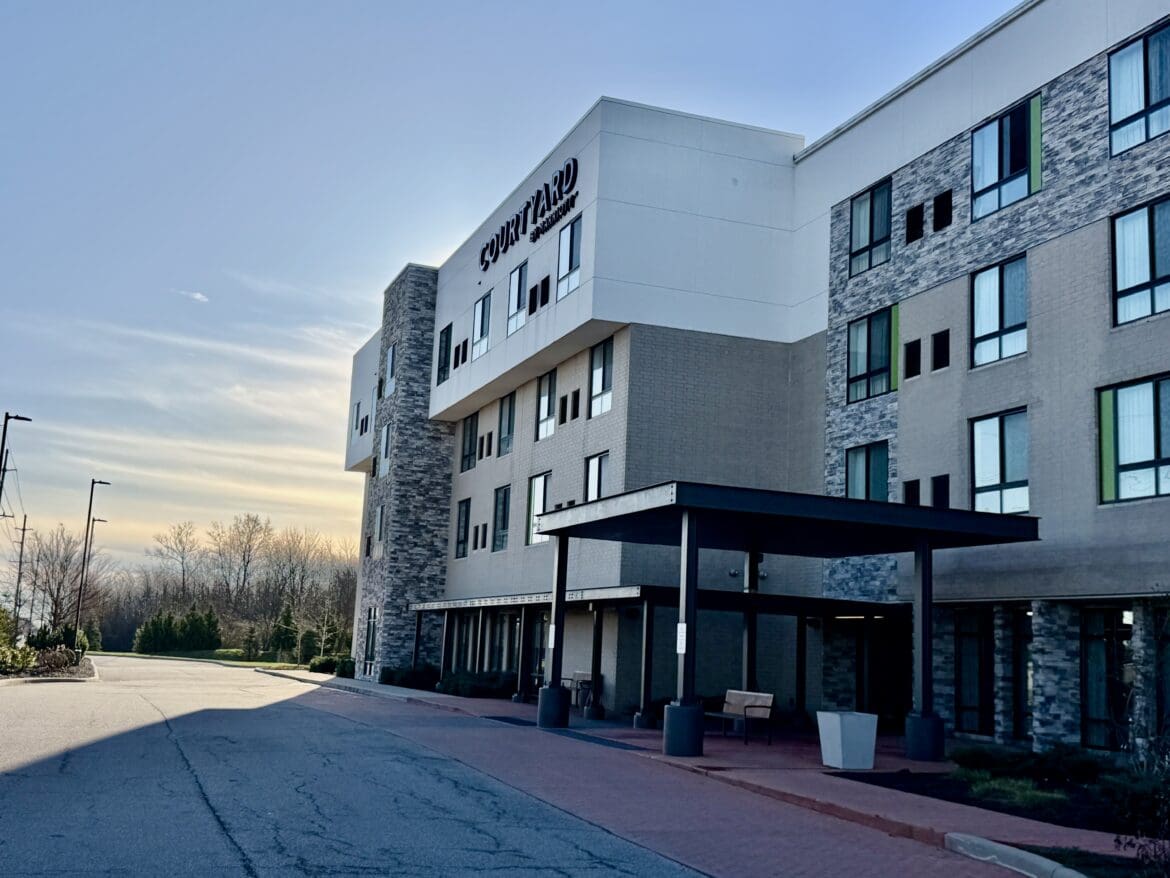 Courtyard Cincinnati Mason 1