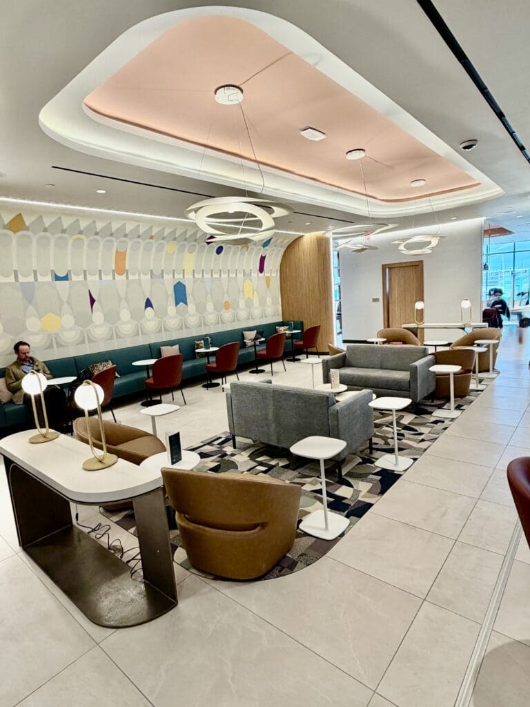 Escape Lounge CVG 26