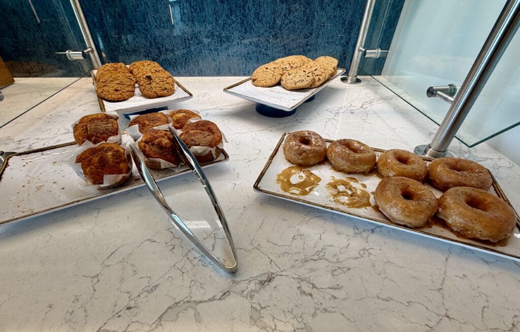 Escape Lounge CVG 21