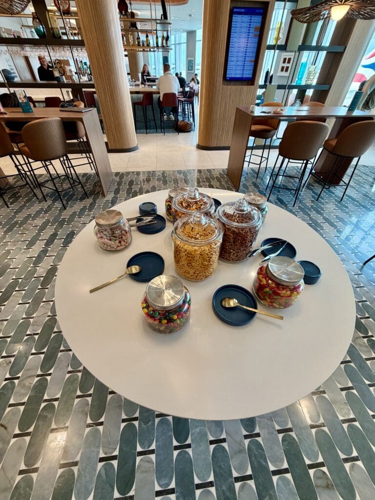 Escape Lounge CVG 22