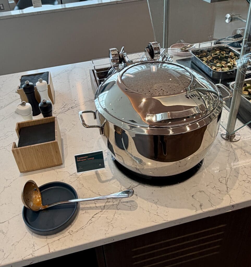 Escape Lounge CVG 17