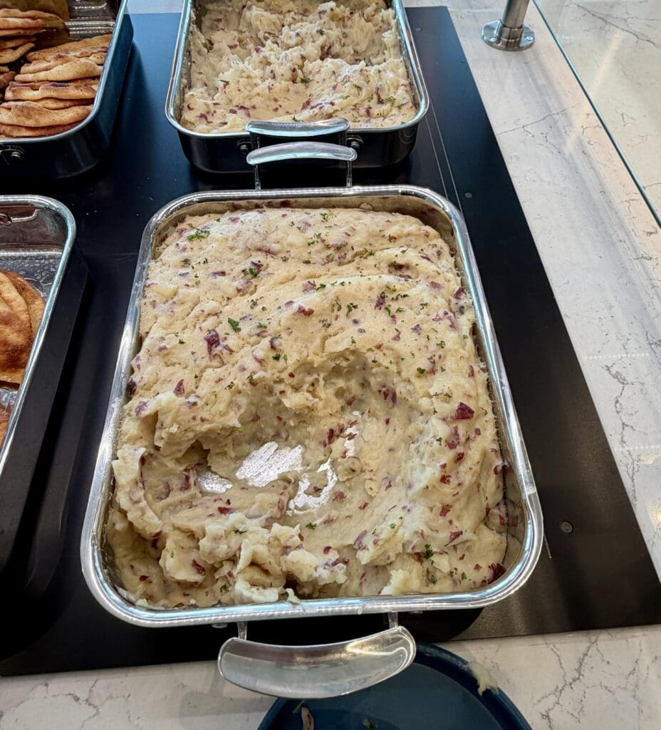 Escape Lounge CVG 12