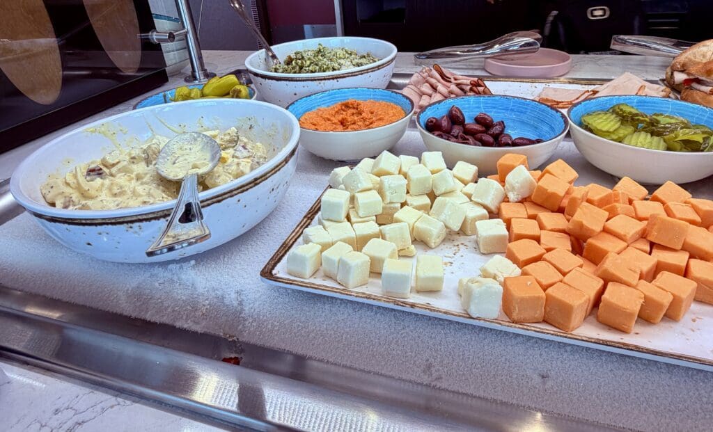 Escape Lounge CVG 19