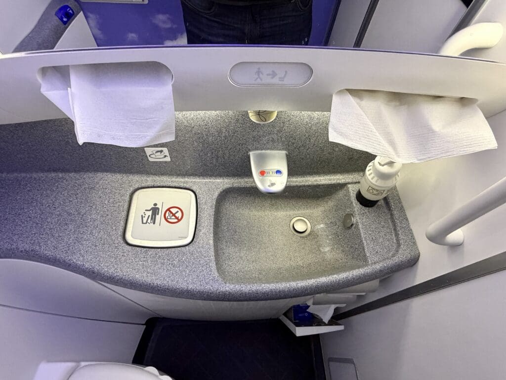 AA Flight 54 ORD-LHR 29