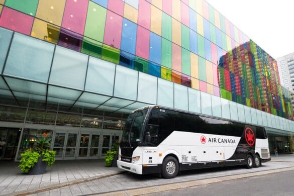 Air Canada YUL Bus