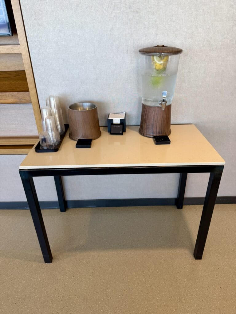 AA Admirals Club ORD G 3
