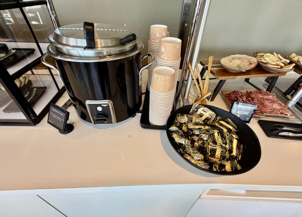 AA Admirals Club ORD G 8
