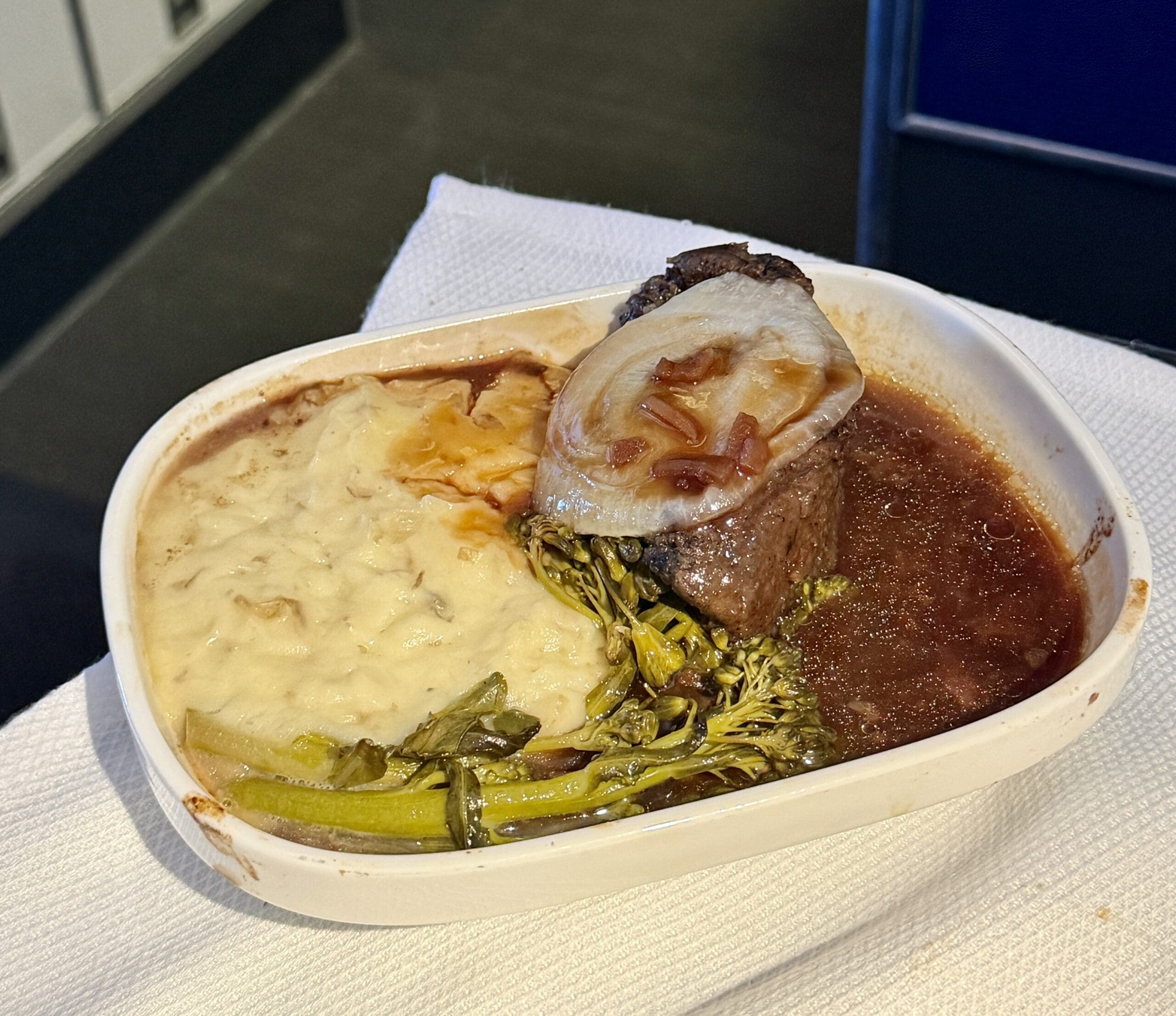 thebulkheadseat.com - Anthony Losanno - Taste Test: Sirloin Steak on United Airlines (Not Fit For Human Consumption)