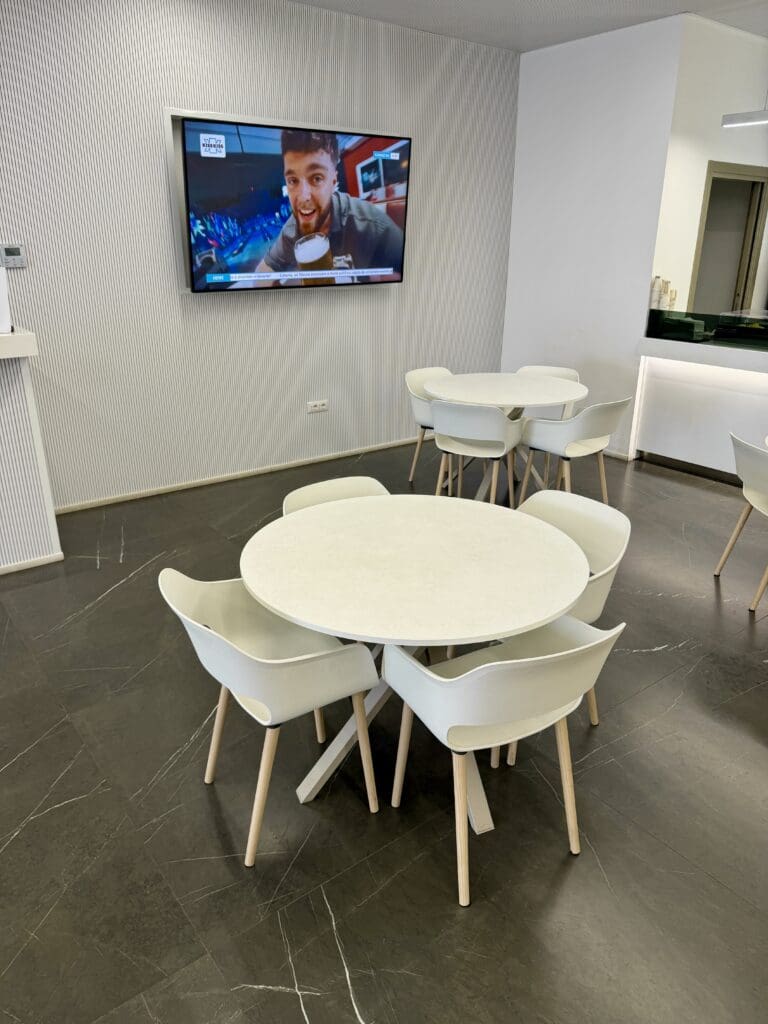Prima Vista Lounge CAG 16